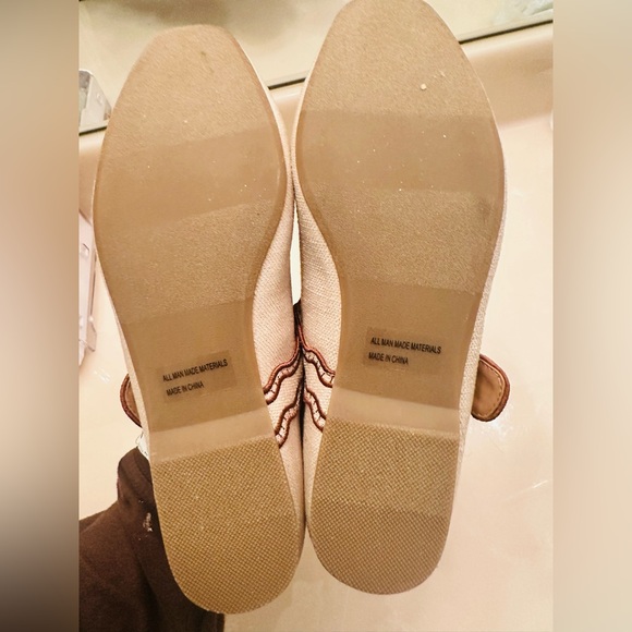 NWT Dolce vita Scalloped Mary Jane Flats - Beige Canvas Size 6 1/2. - Picture 5 of 9